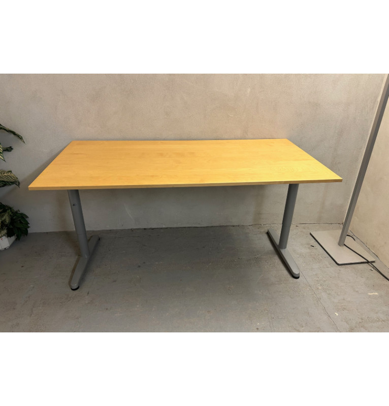 Kancelársky stôl Ikea - Galant - dekor buk
