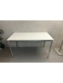 Kancelársky PC stôl biely s chrómovou konštrukciou