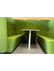 Dizajnová zelená sedačka Martela s bielym stolíkom