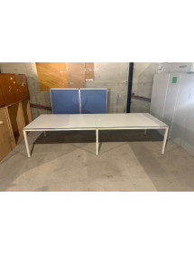 Kancelársky biely zasadací stôl