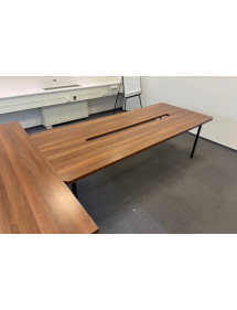 Kancelářský přísedící stůl - dekor ořech