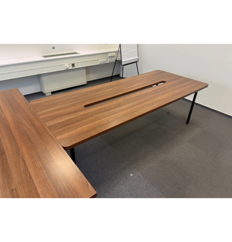 Kancelársky prísediaci stôl - dekor orech