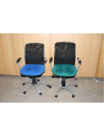 Kancelárske stoličky modrej a zelenej