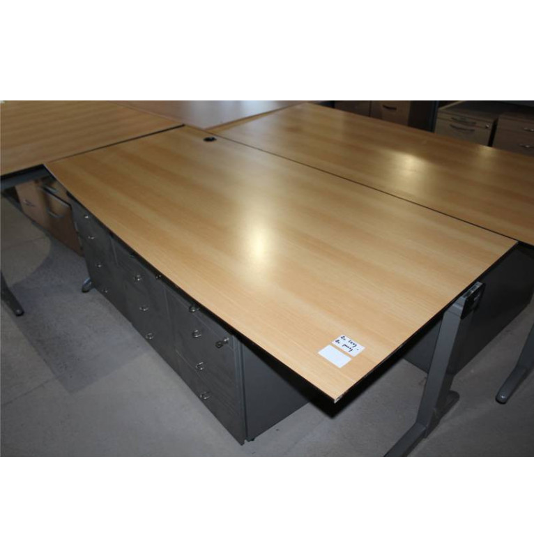 Kancelářské stoly zkosené TECHO bazar