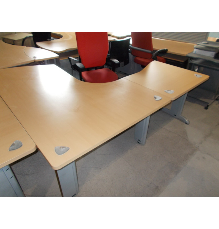 Kancelársky stôl Steelcase s nadstavcom