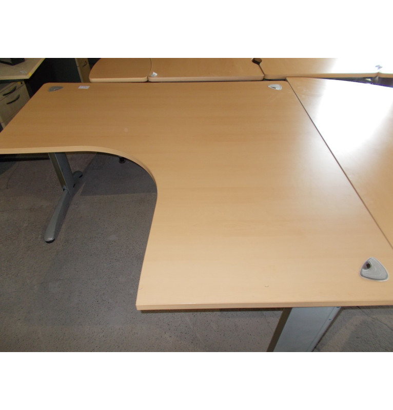 Kancelářské stoly Steelcase - Marl